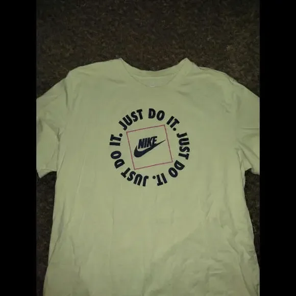 Nike Shirt, Size XL - Picture 3 of 4